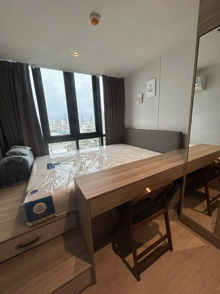 For rent: Altitude Unicorn Sathorn Tha Phra, Duplex room, 2 bedrooms, 21st floor, convenient and complete here, come and book now.
