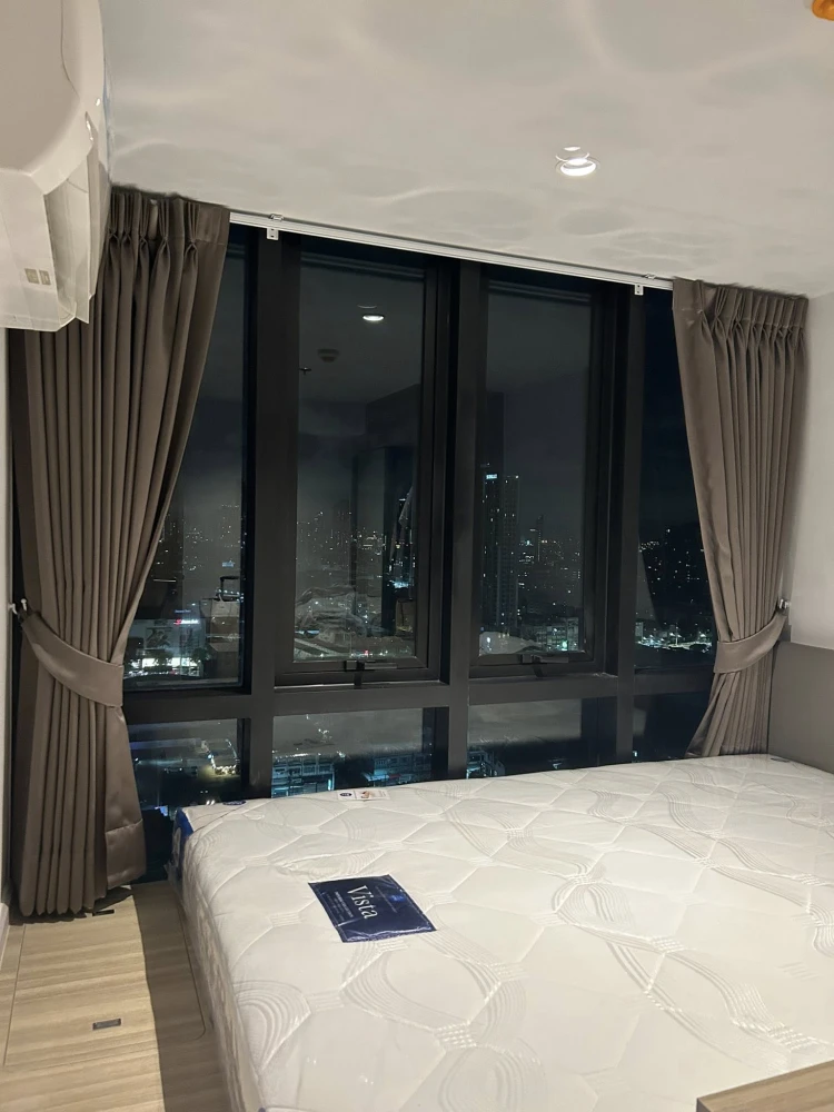For rent: Altitude Unicorn Sathorn Tha Phra, Duplex room, 2 bedrooms, 21st floor, convenient and complete here, come and book now.