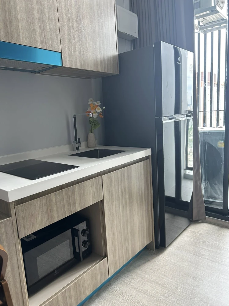 For rent: Altitude Unicorn Sathorn Tha Phra, Duplex room, 2 bedrooms, 21st floor, convenient and complete here, come and book now.