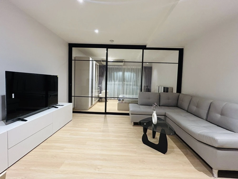 For rent: Ari Place, 1 bedroom, furnished, appliances included. Interested? Reserve now!