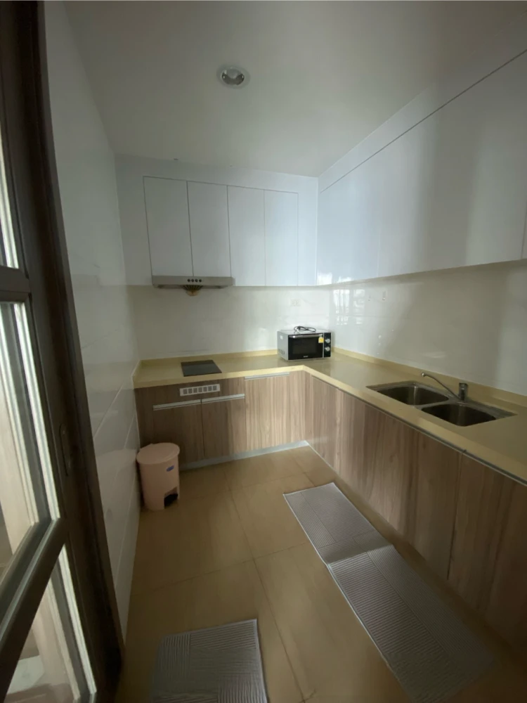 For rent: Artisan Ratchada, very spacious room, high floor, great breeze, hurry and reserve before you miss out.