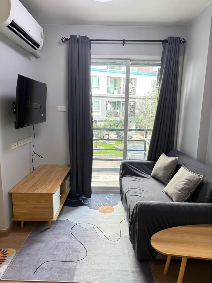 For rent: Incio Seri Thai, Building A, 2nd floor, room size 22 sq m., complete with furniture. Hurry and grab it now!