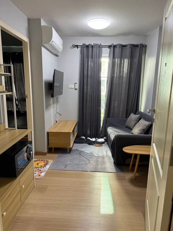 For rent: Incio Seri Thai, Building A, 2nd floor, room size 22 sq m., complete with furniture. Hurry and grab it now!