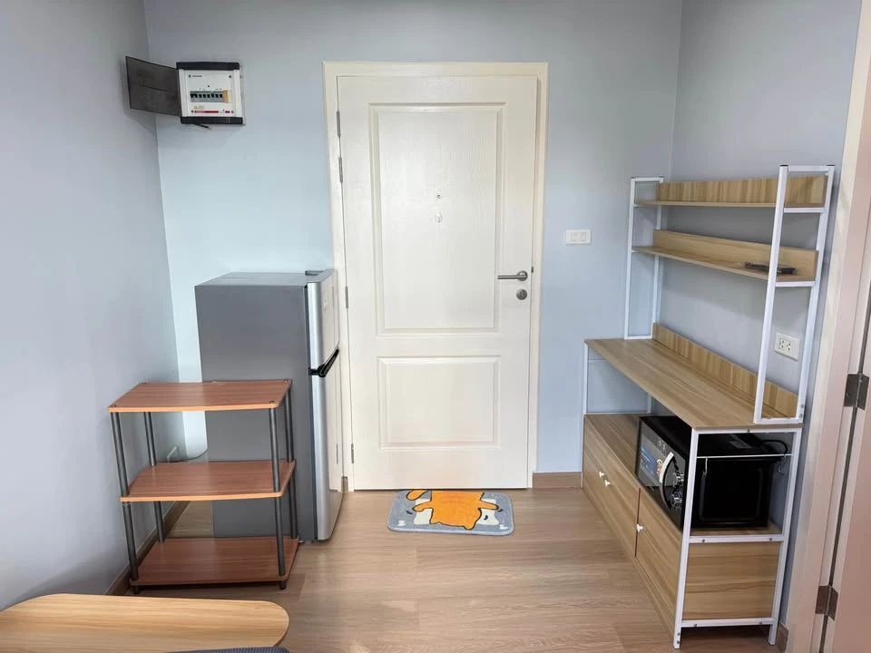For rent: Incio Seri Thai, Building A, 2nd floor, room size 22 sq m., complete with furniture. Hurry and grab it now!