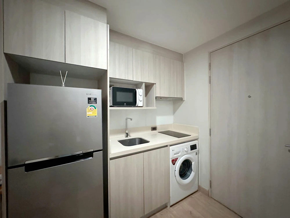 For rent: Infinity One, 31st floor, highest floor, beautiful mountain view, good location, convenient transportation, beautifully decorated room, read