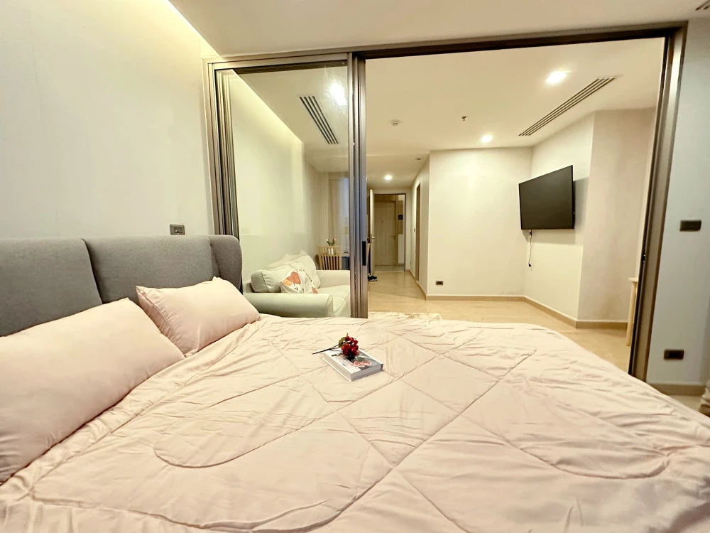 For rent: Infinity One, 31st floor, highest floor, beautiful mountain view, good location, convenient transportation, beautifully decorated room, read