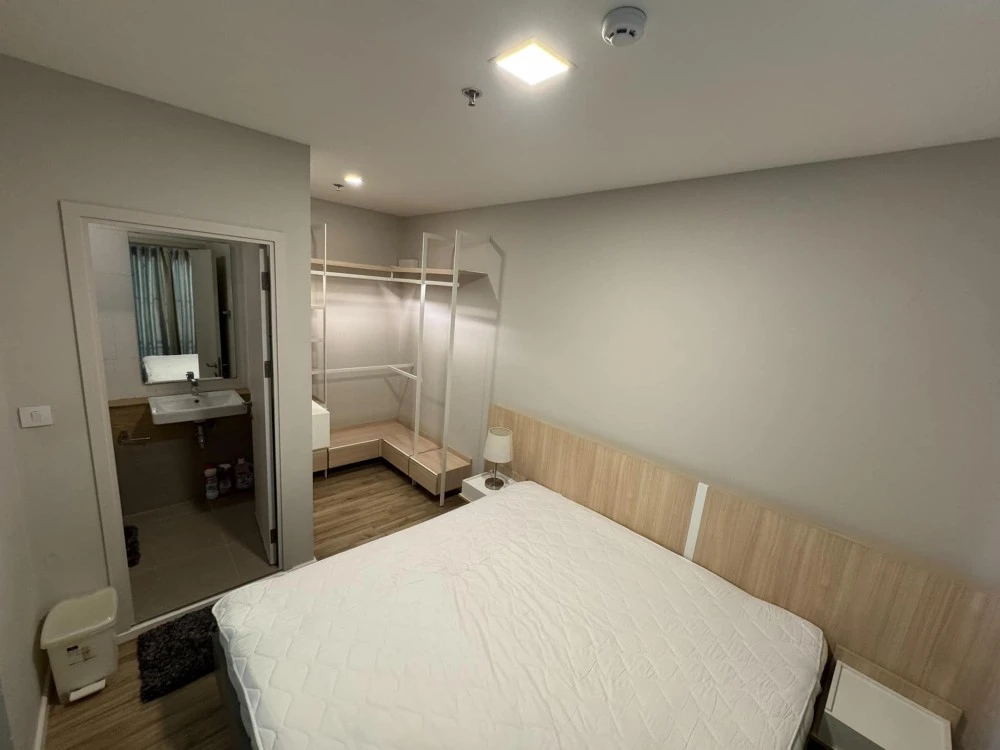 For rent, Ease 2 Rama 2, good location, quiet, private, bring your bags and move in immediately, with electrical appliances provided.