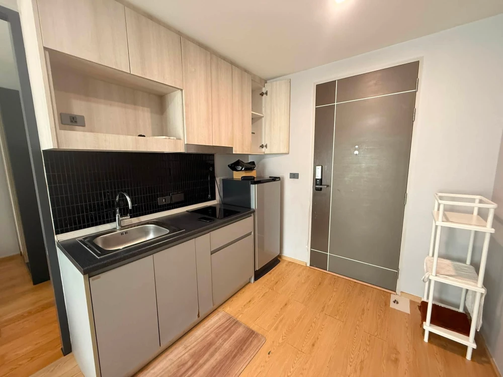 For rent: Hue Sukhumvit Condo, next to the escalator at Punnawithi BTS station. Fully furnished and ready to move in.