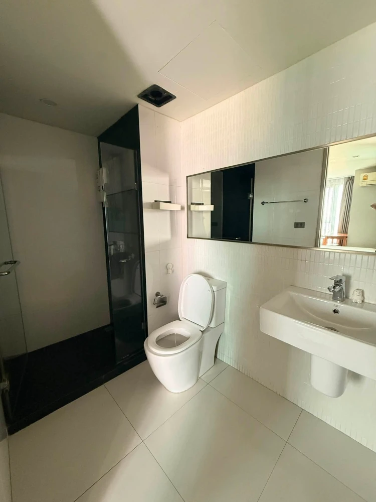 For rent: Hue Sukhumvit Condo, next to the escalator at Punnawithi BTS station. Fully furnished and ready to move in.