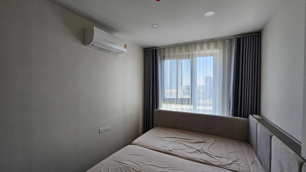 For rent: Ken Attitude Rattanathibet, 8th floor, BTS view, large bed, very comfortable to sleep, reserve first, get first served.