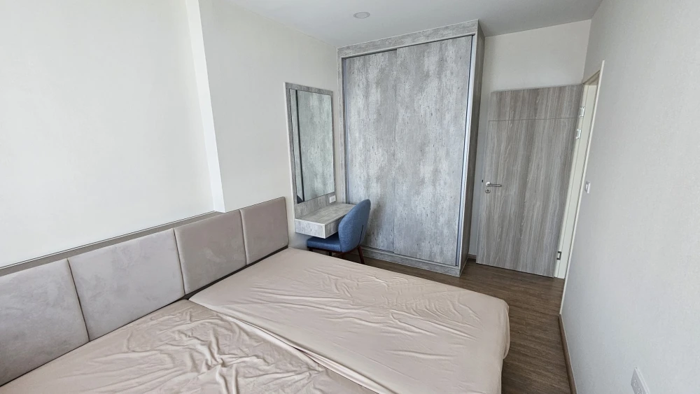 For rent: Ken Attitude Rattanathibet, 8th floor, BTS view, large bed, very comfortable to sleep, reserve first, get first served.
