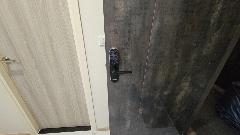 For rent: Ken Attitude Rattanathibet, 8th floor, BTS view, large bed, very comfortable to sleep, reserve first, get first served.