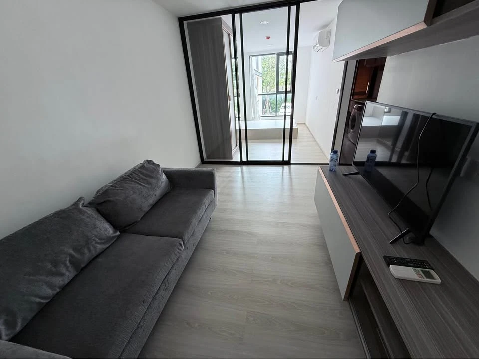For rent: Kensington, Soi Phahon Yothin 63, ready to move in, room with glass partitions, fully furnished, just bring your bags!!