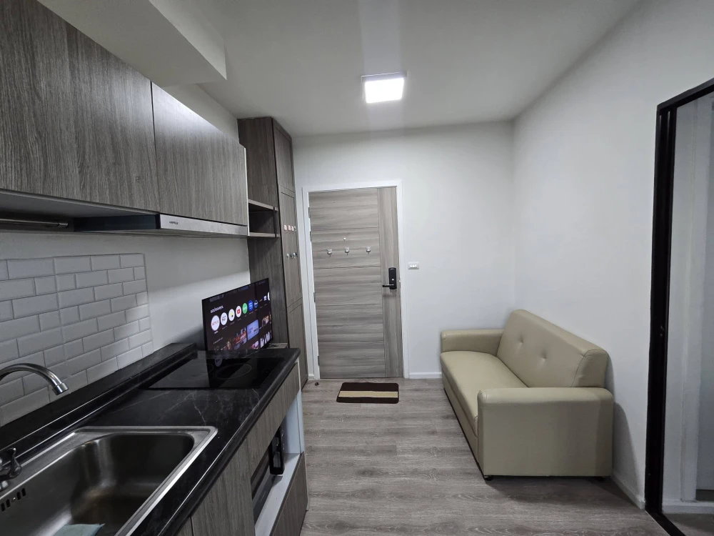 For rent: Kensington Sukhumvit-Theparak, very high floor unit, fully furnished, complete with appliances. Book now!
