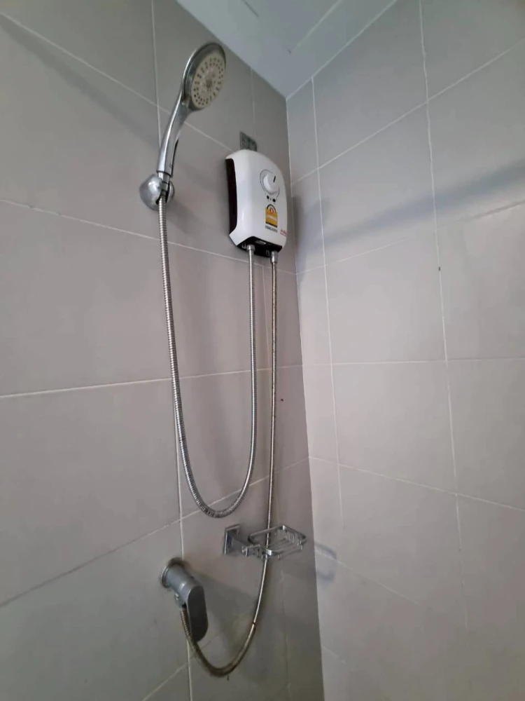 For rent: Kensington Kaset Campus. Nice room, fully furnished with appliances. Affordable price. You definitely don't want to miss this!