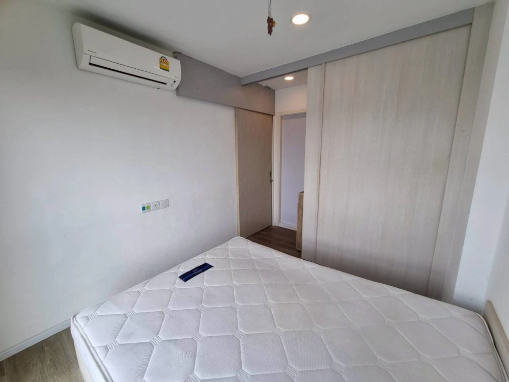 For rent: Kensington Kaset Campus. Nice room, fully furnished with appliances. Affordable price. You definitely don't want to miss this!