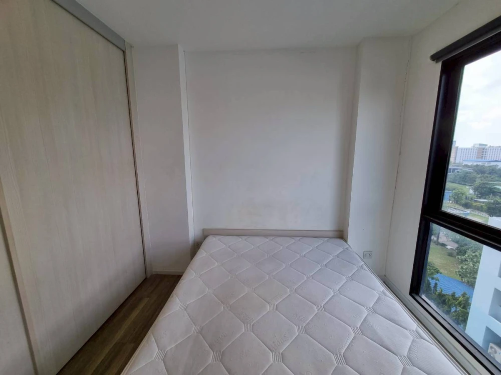 For rent: Kensington Kaset Campus. Nice room, fully furnished with appliances. Affordable price. You definitely don't want to miss this!