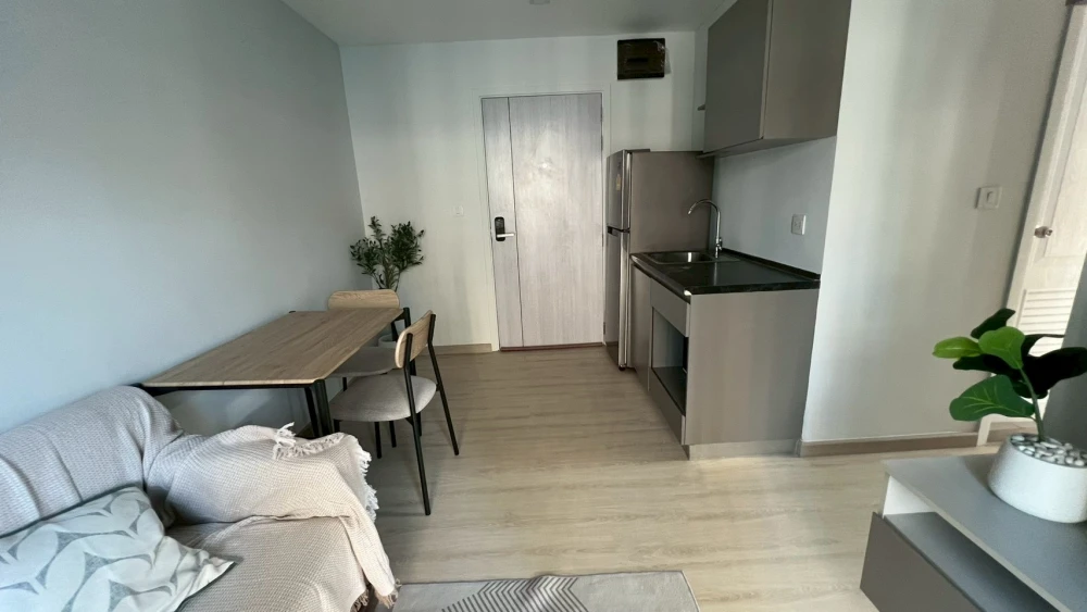 For rent: Kensington Laem Chabang, Sriracha. Ready-to-move-in apartment with full furniture. Spacious and comfortable. Book now!