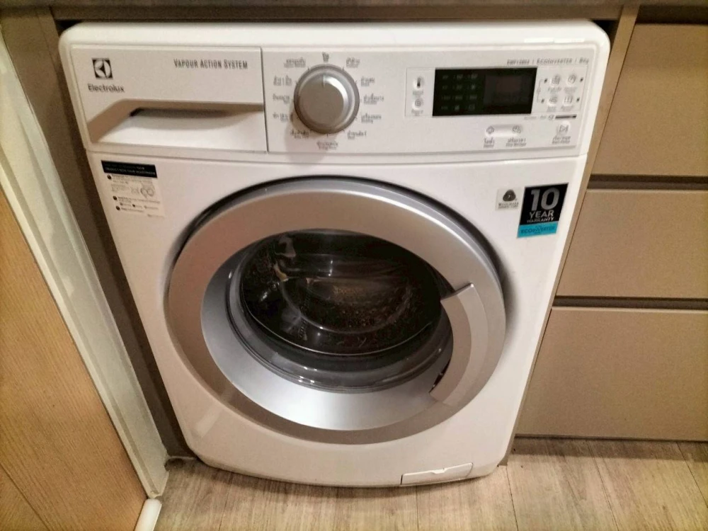 For rent!! Cave Condo, 7th floor, Building C, comes with complete decoration. If interested, hurry and reserve now. Don't wait!!