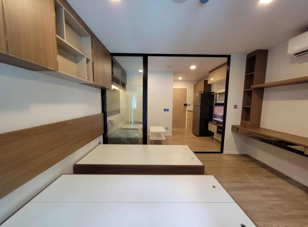 For rent, Cave Town Space, 4 floor, swimming pool view, full built-ins, fully furnished, just carry your bags and move in immediately. Book now.