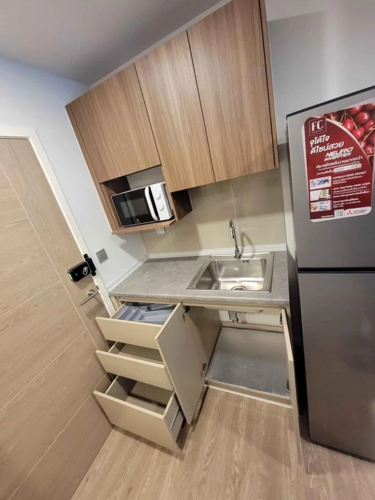 For rent, Cave Town Space, 4 floor, swimming pool view, full built-ins, fully furnished, just carry your bags and move in immediately. Book now.