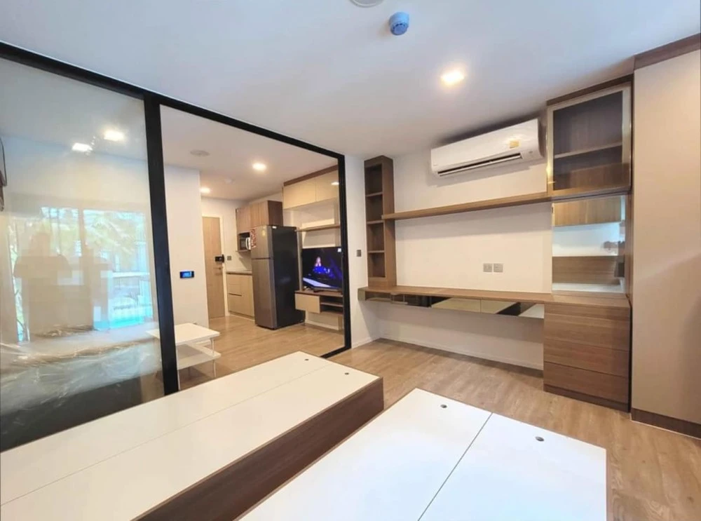 For rent, Cave Town Space, 4 floor, swimming pool view, full built-ins, fully furnished, just carry your bags and move in immediately. Book now.