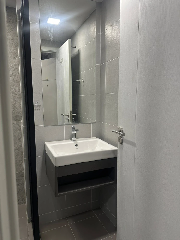 For rent, Cave Town Colony, 5th floor, view inside, nice room, good location. Hurry and reserve now before it's full. If you miss it, you'll miss it.