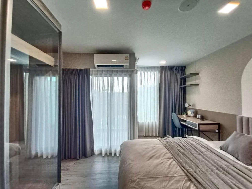 For rent, Cave Town Colony, 7th floor, high floor, swimming pool view. Comes with complete decorations. Book now, don't miss out.