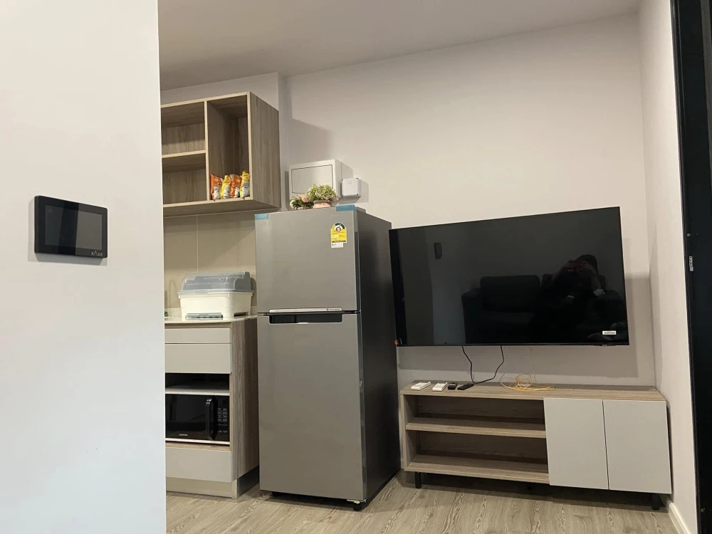 For rent, Cave Town Colony, pool view, brand new room. Complete with furniture and electrical appliances. Book now quickly.