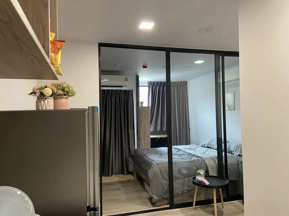 For rent, Cave Town Colony, pool view, brand new room. Complete with furniture and electrical appliances. Book now quickly.