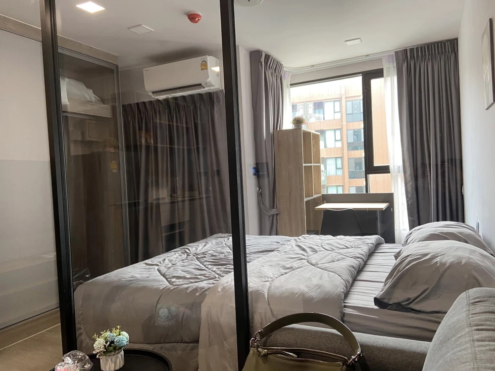 For rent, Cave Town Colony, pool view, brand new room. Complete with furniture and electrical appliances. Book now quickly.