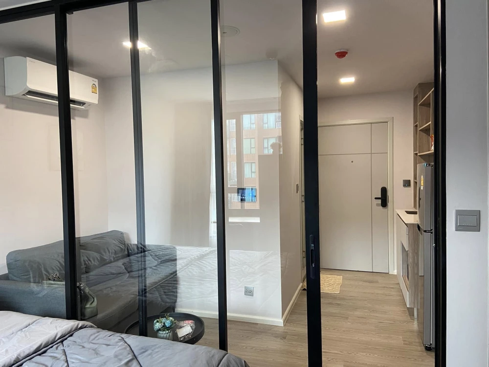 For rent, Cave Town Colony, pool view, brand new room. Complete with furniture and electrical appliances. Book now quickly.