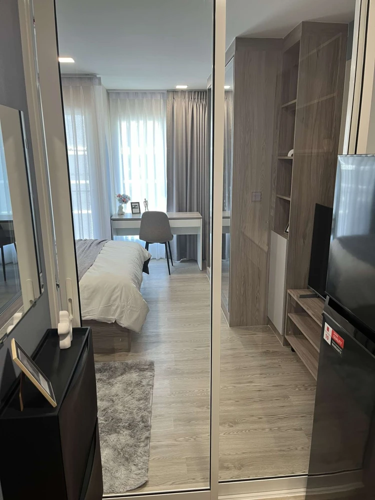 For rent: Cave Town Island, 5th floor, beautifully decorated room, ready to live in, fully furnished. You shouldn't miss it.