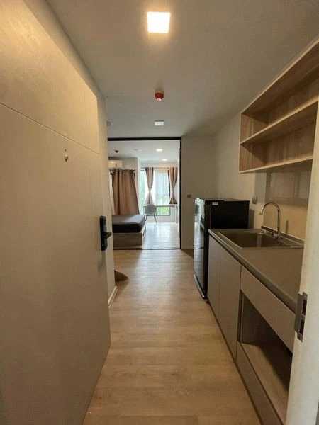 For rent: Kev TU Building C, 3rd floor, pool view, separate room, fully furnished, book now, don't miss out.