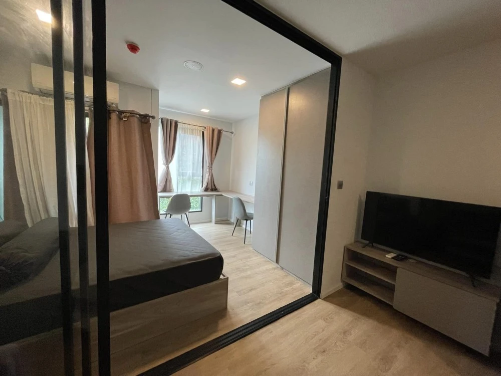 For rent: Kev TU Building C, 3rd floor, pool view, separate room, fully furnished, book now, don't miss out.
