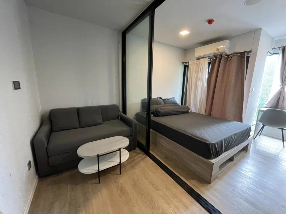 For rent: Kev TU Building C, 3rd floor, pool view, separate room, fully furnished, book now, don't miss out.