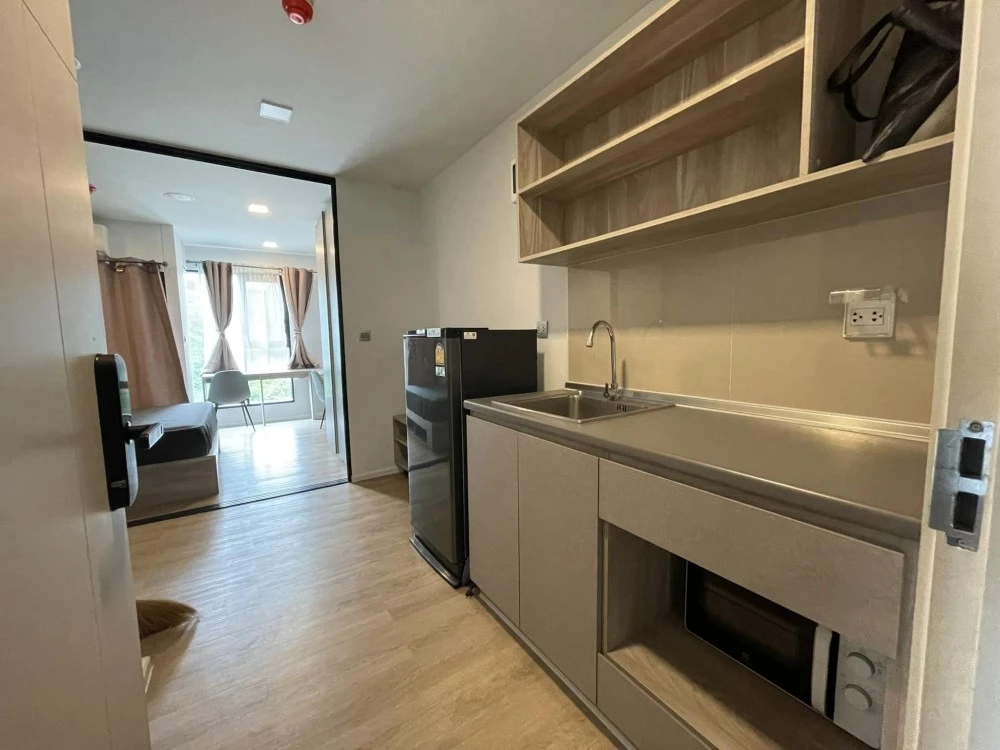 For rent: Kev TU Building C, 3rd floor, pool view, separate room, fully furnished, book now, don't miss out.