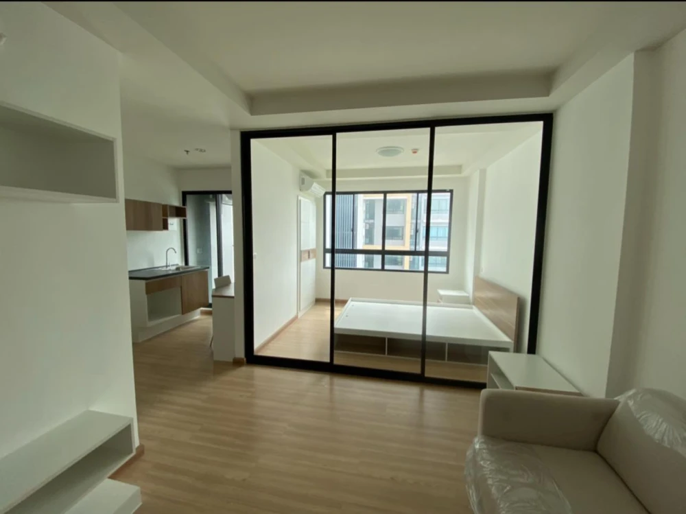 For rent: J Condo Kanlapaphruek-Sathorn. Ready to move in, fully furnished, high floor, spacious. Book now!