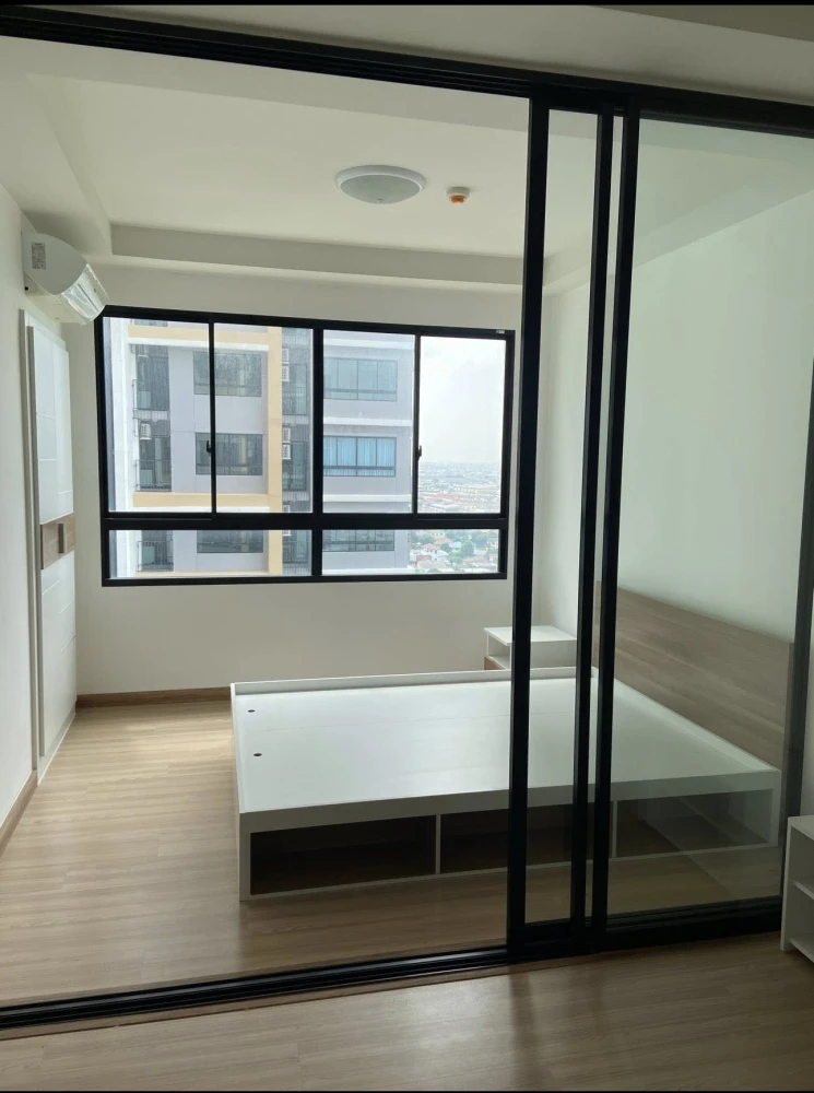 For rent: J Condo Kanlapaphruek-Sathorn. Ready to move in, fully furnished, high floor, spacious. Book now!