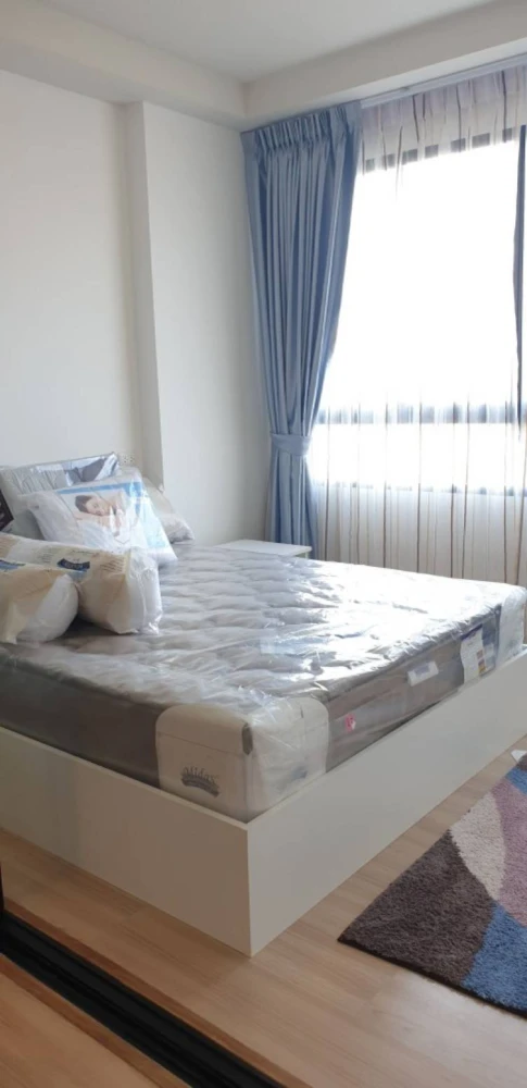 For rent J Condo Sathorn-Kalapaphruek. room ready Comes with full facilities I was told that I had to reserve quickly.