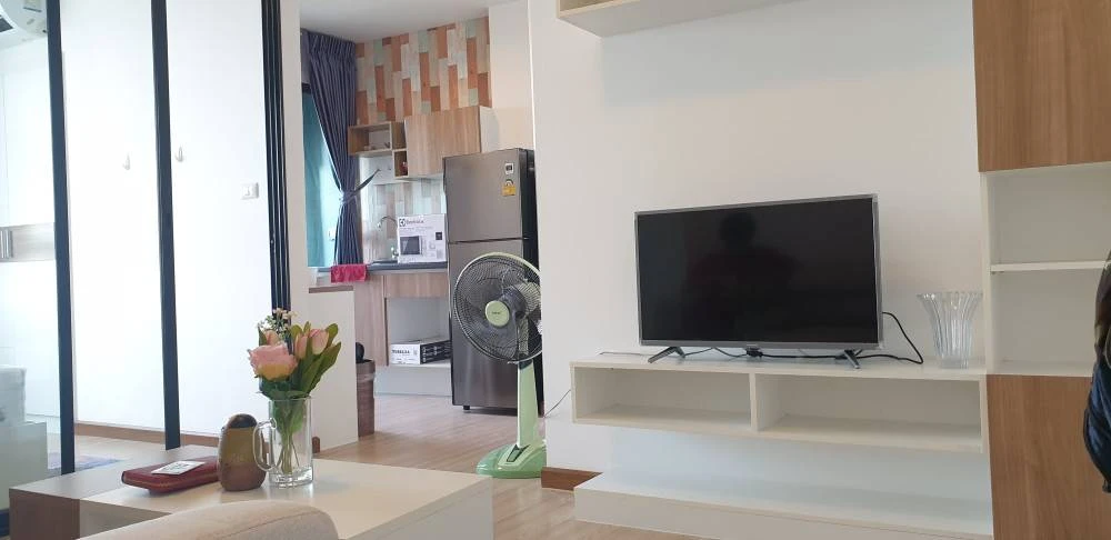 For rent J Condo Sathorn-Kalapaphruek. room ready Comes with full facilities I was told that I had to reserve quickly.