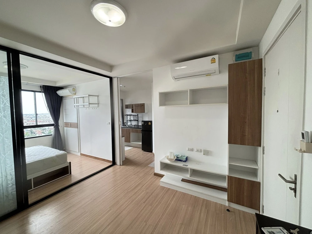 For rent: J Condo Sathorn-Kanlapaphruek, ready to move in, fully furnished, affordable price. Reserve now before it's too late.