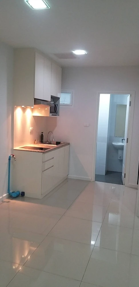 For rent!! JW Condo @ Don Mueang, 1st floor, Building C, beautiful room, ready to move in immediately. Reserve now!!