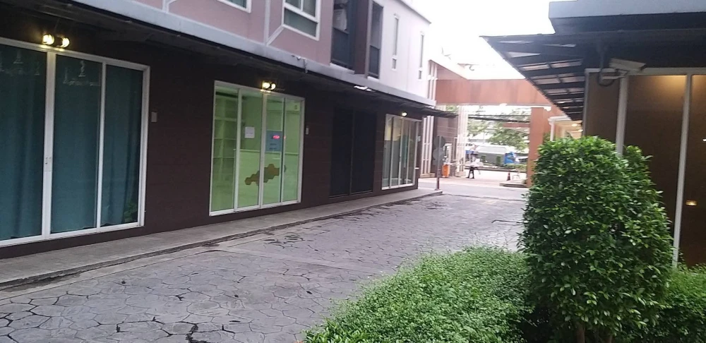 For rent!! JW Condo @ Don Mueang, 1st floor, Building C, beautiful room, ready to move in immediately. Reserve now!!