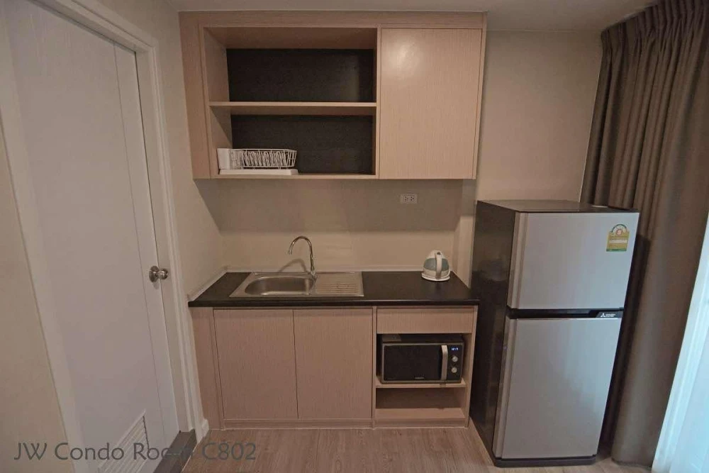 For rent: JW Condo Add Don Mueang, 8th floor, Building C, complete set of facilities in the room. Book now, don't hesitate.