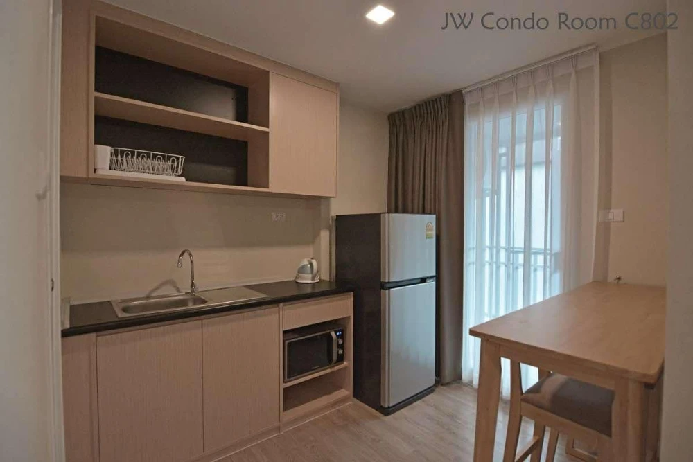 For rent: JW Condo Add Don Mueang, 8th floor, Building C, complete set of facilities in the room. Book now, don't hesitate.