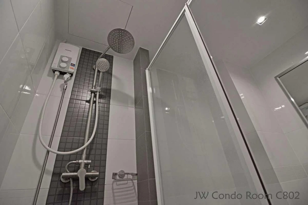 For rent: JW Condo Add Don Mueang, 8th floor, Building C, complete set of facilities in the room. Book now, don't hesitate.