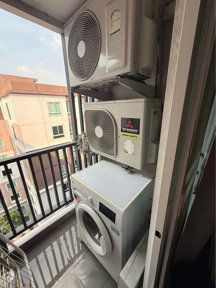For rent: JW Condo Add Don Mueang, breezy all day, not hot, fully furnished, close to food sources, you won't go hungry for sure.