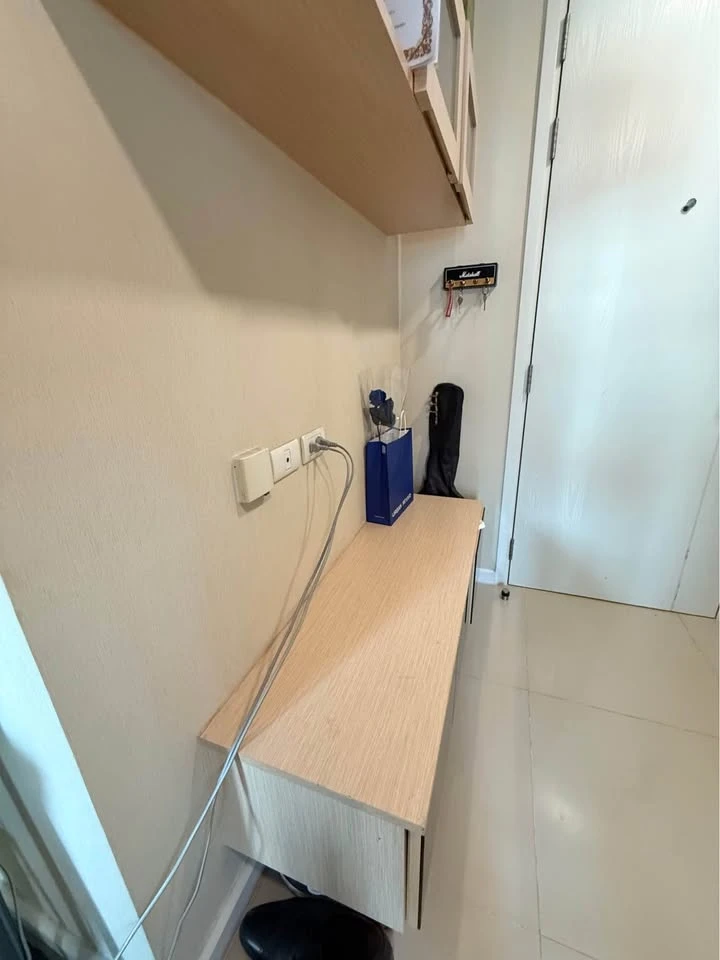 For rent: JW Condo Add Don Mueang, breezy all day, not hot, fully furnished, close to food sources, you won't go hungry for sure.