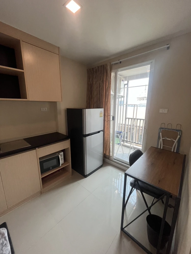 For rent: JW Condo Add Don Mueang, well-partitioned room, great price, hurry and reserve now!